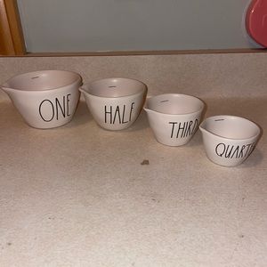 Rae dunn measuring cups - yes